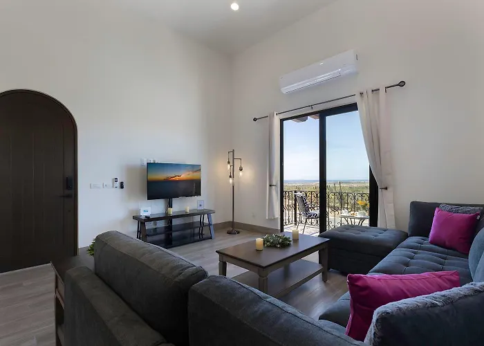 Сasa de vacaciones Cozy 2 Bedroom At Mavila Gym & Access Cabo San Lucas